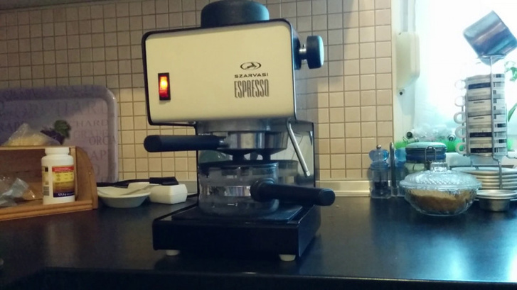 Mindenkit kirúgtak a szarvasi kávéfőző gyárból