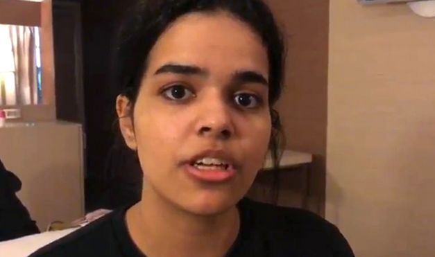 <span class="entry-title-primary">Elbarikádozta magát a reptéren egy szaúdi lány</span> <span class="entry-subtitle">Menedéket kér, a családja elől menekül</span>