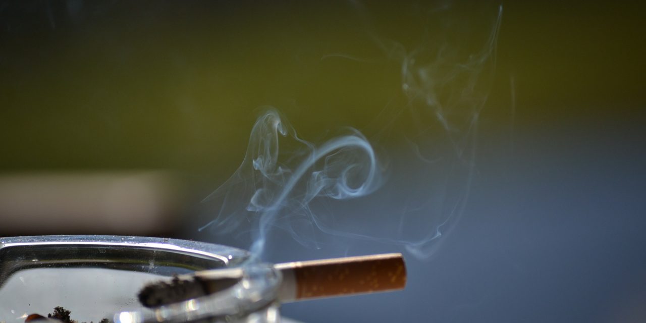 WHO: Szerbia rendelje el a teljes dohányzási tilalmat a nyilvános helyeken