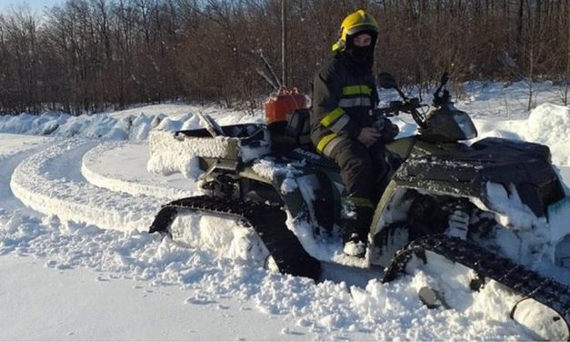 Negotin: Tűzoltók mentették ki a hókotrót