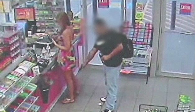 A brit uralkodó jóváhagyta a szoknya alá fotózást tiltó törvényt