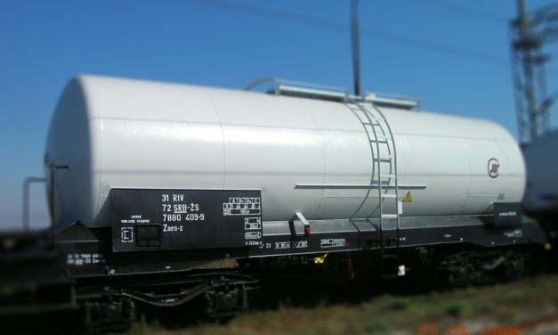 Kisiklott egy foszforsavat szállító szerelvény Niš közelében