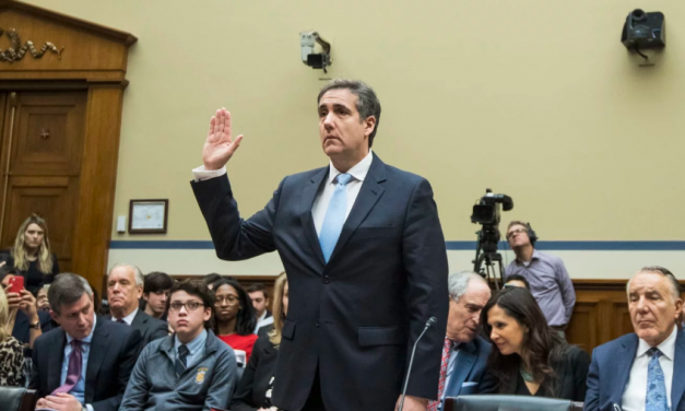 Az elnök egy rasszista, hazug, csaló gazember (Trumpizmusok)