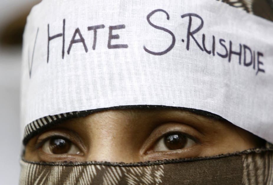 <span class="entry-title-primary">Melyik oldalon találjuk a Sátánt?</span> <span class="entry-subtitle">A civilizációk ismételt összecsapása – Valentin-napi fatva a Sátáni versek ellen</span>