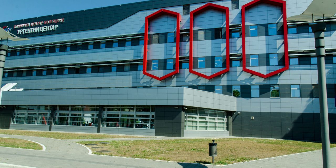 Késsel támadt az Újvidéki Klinikai Központ dolgozójára