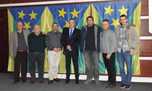 <span class="entry-title-primary">„A vajdaságiaknak össze kell fogniuk!”</span> <span class="entry-subtitle">Tisztújító kongresszust tartott a Vajdasági Párt</span>