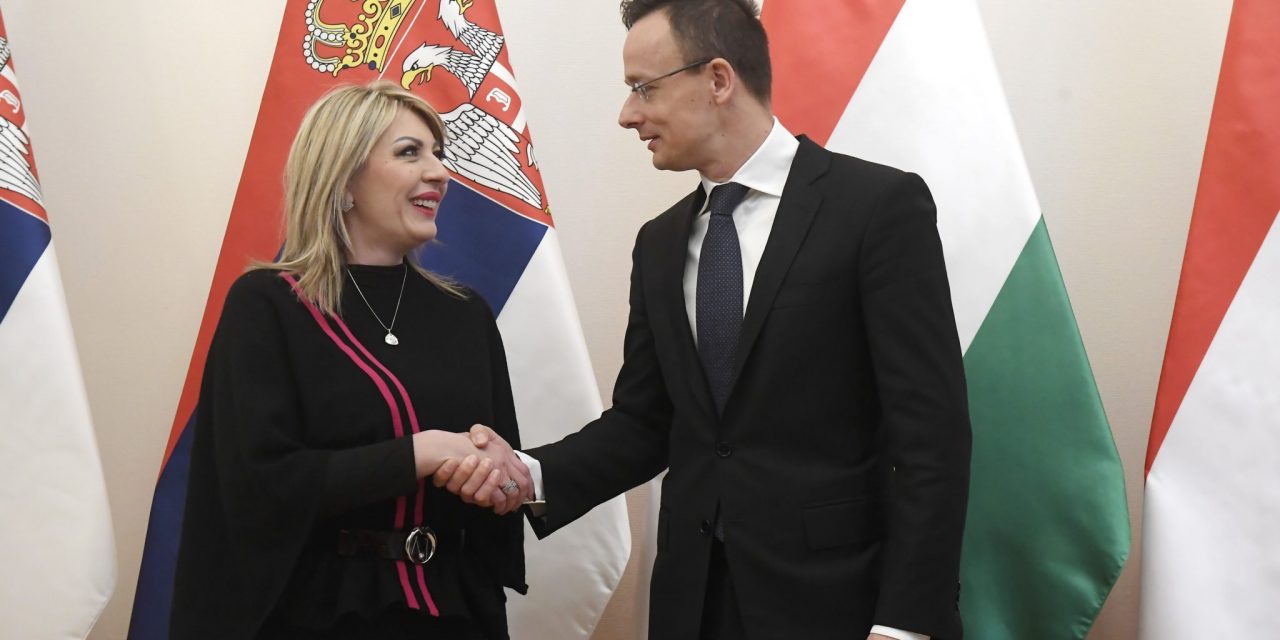 Szijjártó Jadranka Joksimovićtyal tárgyalt