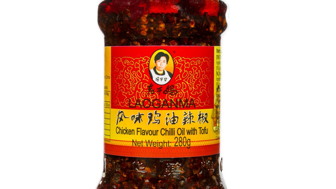 Lágyítószer oldódott ki egy üveges chiliolaj fedeléből