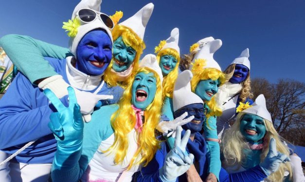 Hupikék törpikék világrekord egy dél-németországi településen