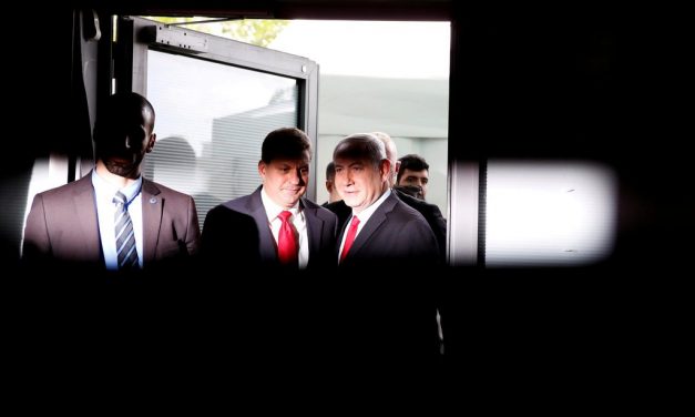 Vádat emelnek Netanjahu ellen