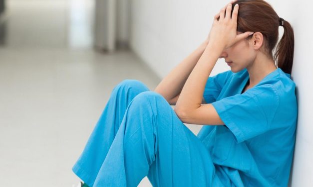 <span class="entry-title-primary">Szakszervezet: Az egészségügyi nővérek fizetése harmadával alacsonyabb, mint 2009-ben</span> <span class="entry-subtitle">A fizetés tragikus, a munkakörülmények elviselhetetlenek</span>