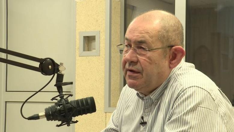 <span class="entry-title-primary">Pásztor: Megmarad az óbecsei iskola</span> <span class="entry-subtitle">A VMSZ elnöke szerint két határátkelő működhet hosszabbított munkaidővel, a Subotica-trans gondjait pedig rendszerbeli hibák eredményezték</span>