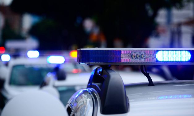 Lövöldözés az AMSS székházában – egy nő kiugrott az ablakon