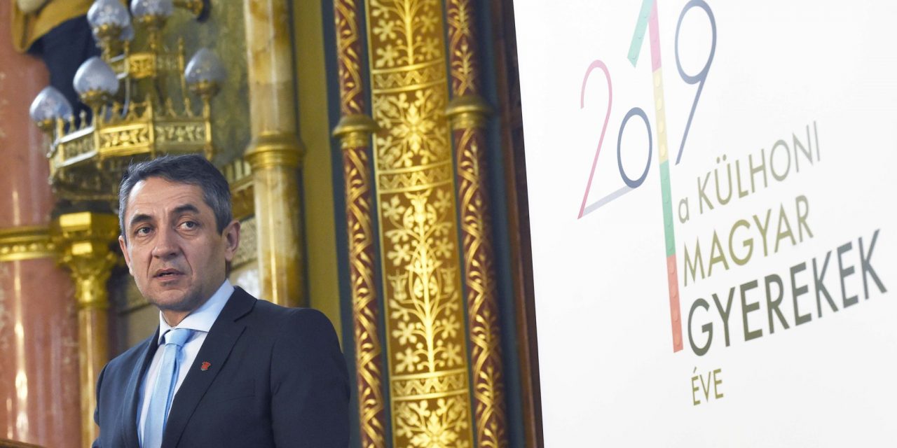 2019 – a külhoni magyar gyermekek éve