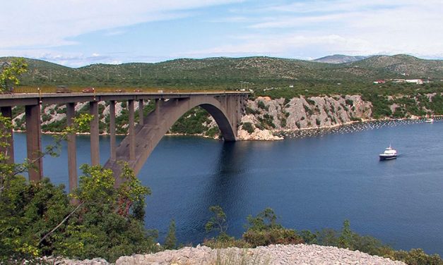 Túlélt egy 40 méteres zuhanást