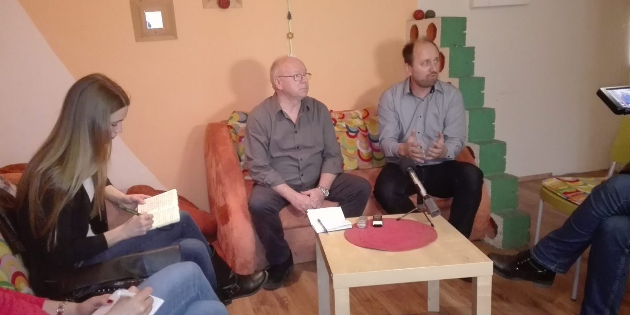 <span class="entry-title-primary">Nagykikindára minden adóügyért (?)</span> <span class="entry-subtitle">Ennek veszélyére hívta fel a figyelmet a Magyar Mozgalom zentai alapszervezete sajtótájékoztatóján</span>