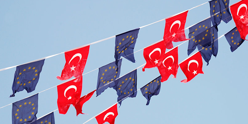 <span class="entry-title-primary">Súlyosan sérül a jogállamiság Törökországban</span> <span class="entry-subtitle">A török uniós csatlakozási tárgyalások felfüggesztésére szólított fel ismét az Európai Parlament</span>