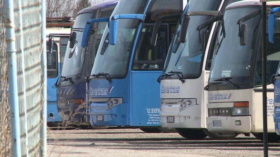 A Severtrans sofőrje rázárta az egyetemistákra a busz ajtaját és kihívta a rendőrséget