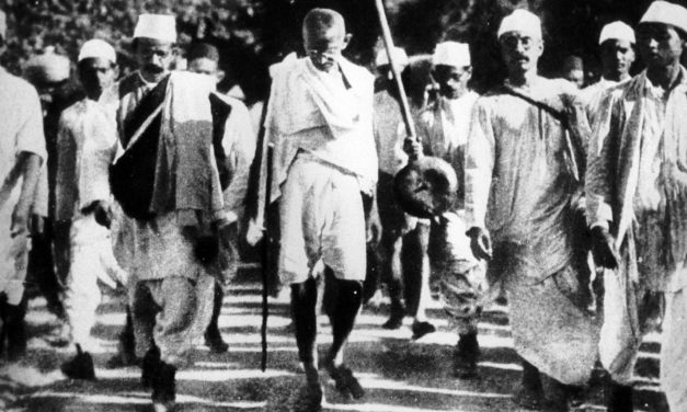 <span class="entry-title-primary">Gandhi sómenete</span> <span class="entry-subtitle">Százezrek követték egy marék sóért</span>