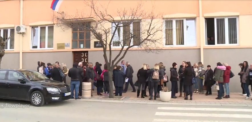 <span class="entry-title-primary">„Emberemlékezet óta nem volt ilyen jó polgármesterünk”</span> <span class="entry-subtitle">Nők támogatják a szexuális zaklatással vádolt brusi polgármestert</span>