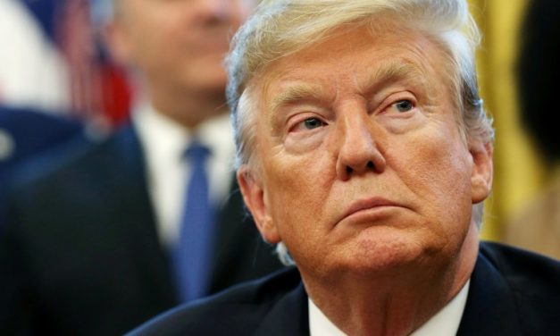 Trump zároltatta a venezuelai kormány minden vagyonát