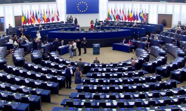 EP: Szerbiában a jogállamiság és a sajtószabadság területén jelentős előrelépés kellene