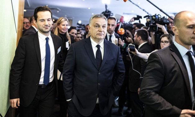 Felfüggesztették a Fidesz tagságát a Néppártban