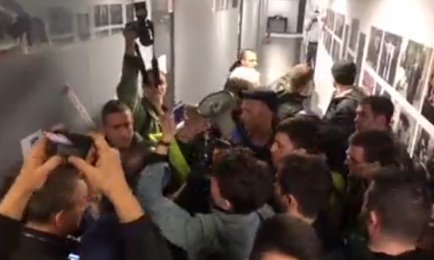 Öt tüntetőt szabadon engedett a szabálysértési bíróság