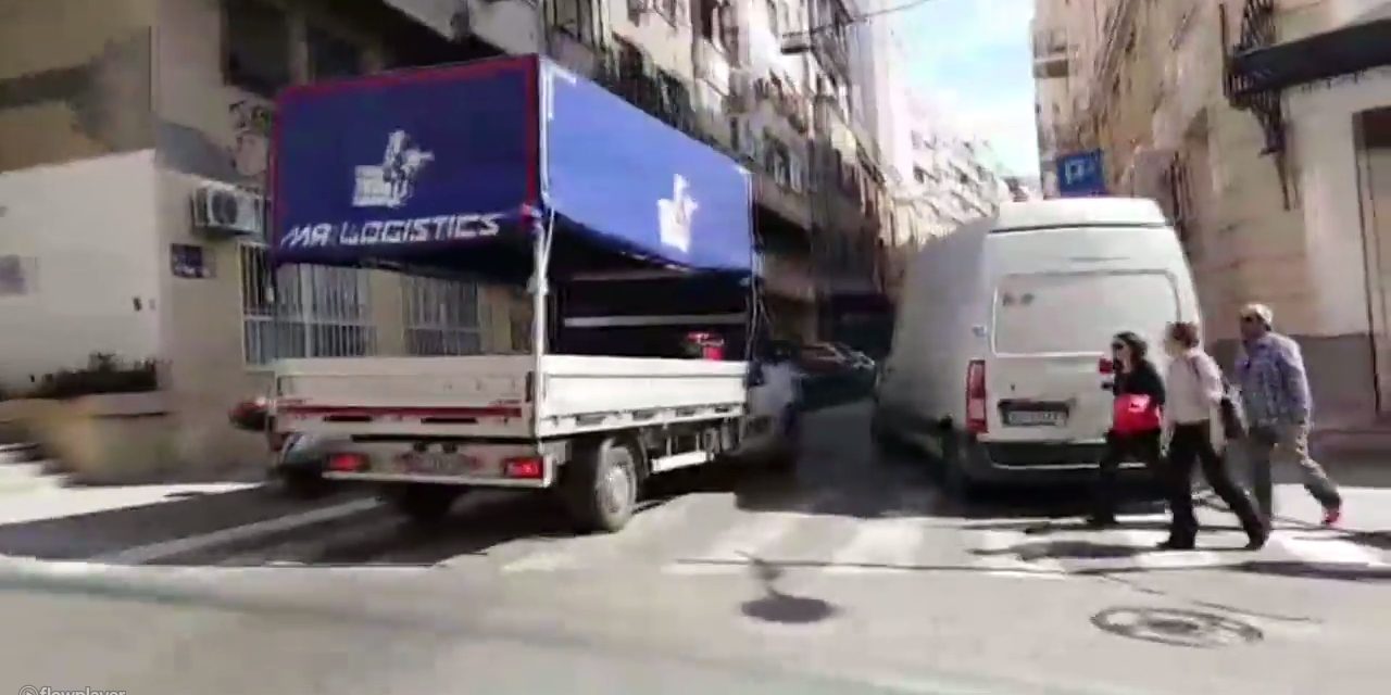 Belgrád: Hangosbemondós furgonról gyalázzák az ellenzéket