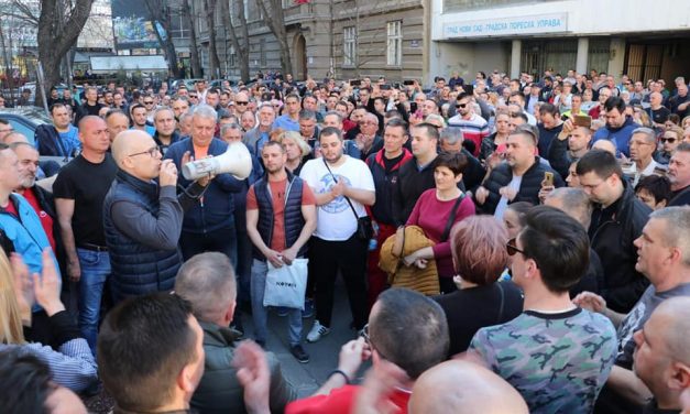 Újvidéki haladók: Ha kell, a nép megvédi az álllamot