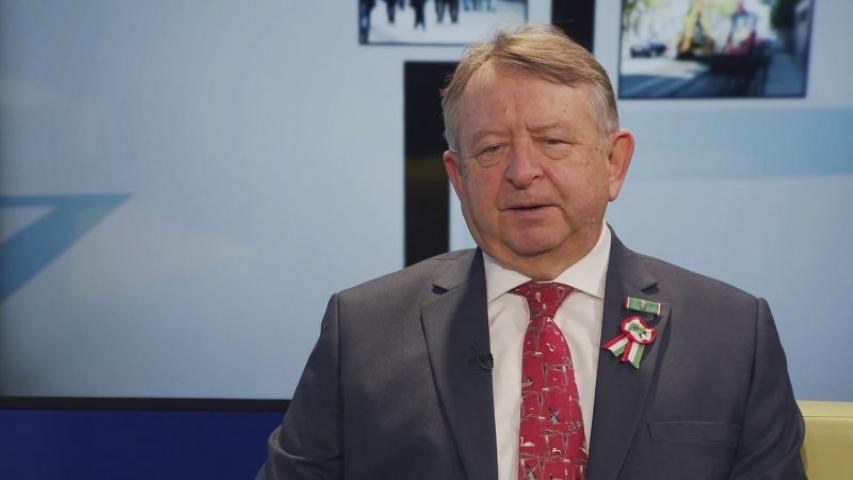 Az ellenzék szerint nem kellett volna Kern Imrét díszpolgári címre javasolni