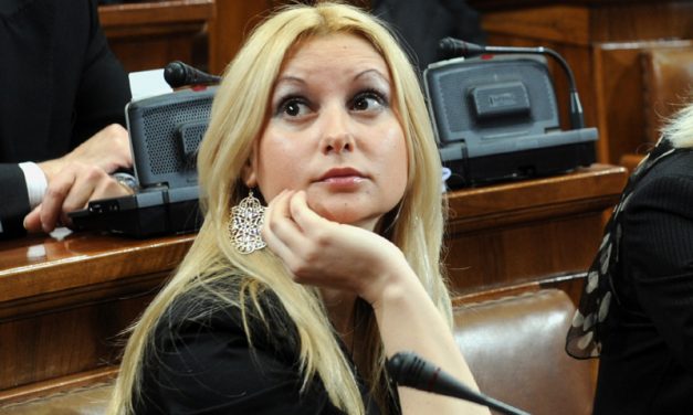 Ellenzék a bővítési biztosnak: Nincs demokrácia, nem térünk vissza a parlamentbe