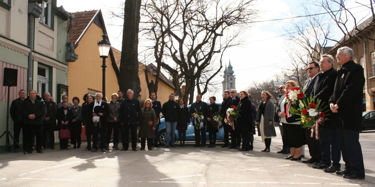 Szabadka: Megemlékezés a Népkörben (Fotógaléria)
