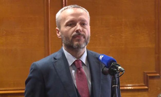 Megbízható ügyészekkel harcolna a „terrorizmus” ellen az államfő?