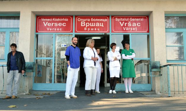 Versec: A páciensek maguk vásárolják a gézt, az orvosok csak sürgős esetben műtenek