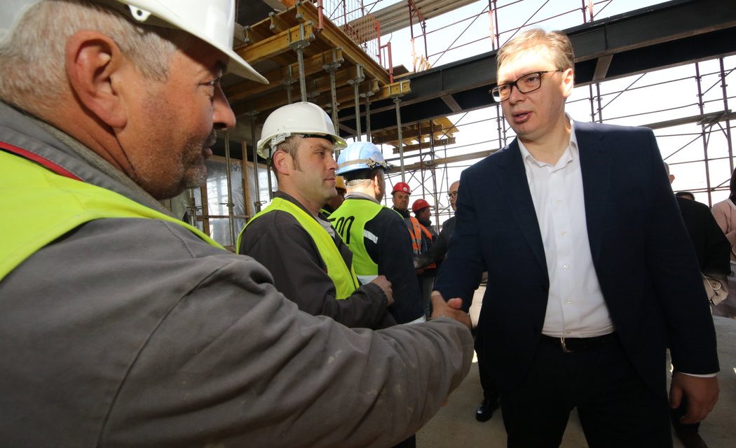 Vučić meglátogatta a Vajdasági RTV épülő székházát