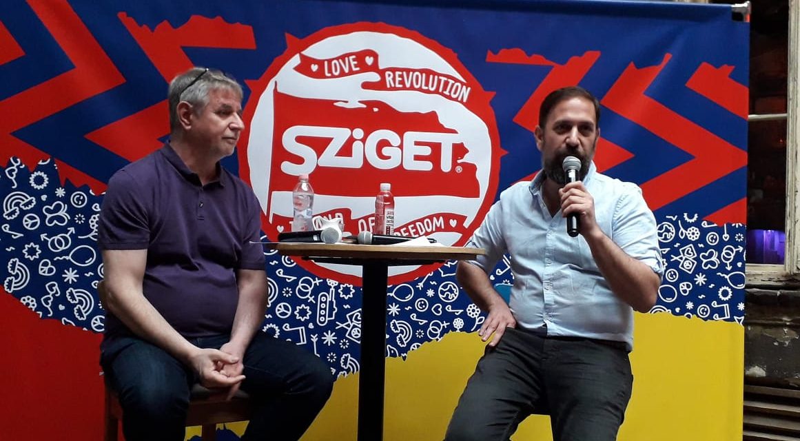 <span class="entry-title-primary">Két és fél órás koncertet ad a Sziget Fesztiválon a Foo Fighters együttes</span> <span class="entry-subtitle">Május 9-ig lehet kedvezményesen, vagyis a rendes árnál jóval olcsóbban beszerezni a napijegyeket és a bérleteket</span>