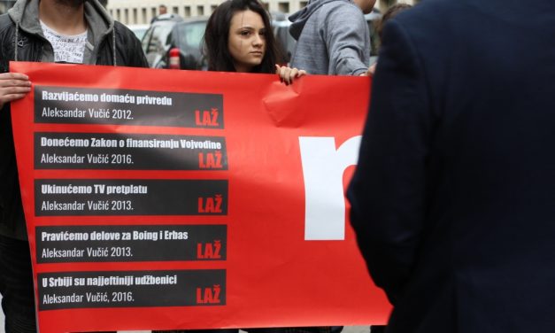 Vučić ígéreteit írta fel egy molinóra az ellenzék