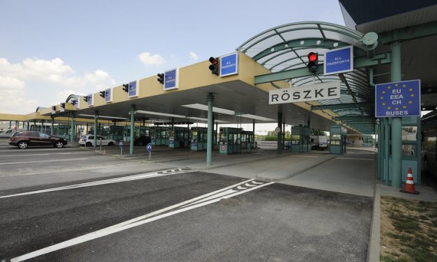 Magyar-szerb határ: Rendszerleállás miatt nem működnek a határátkelők