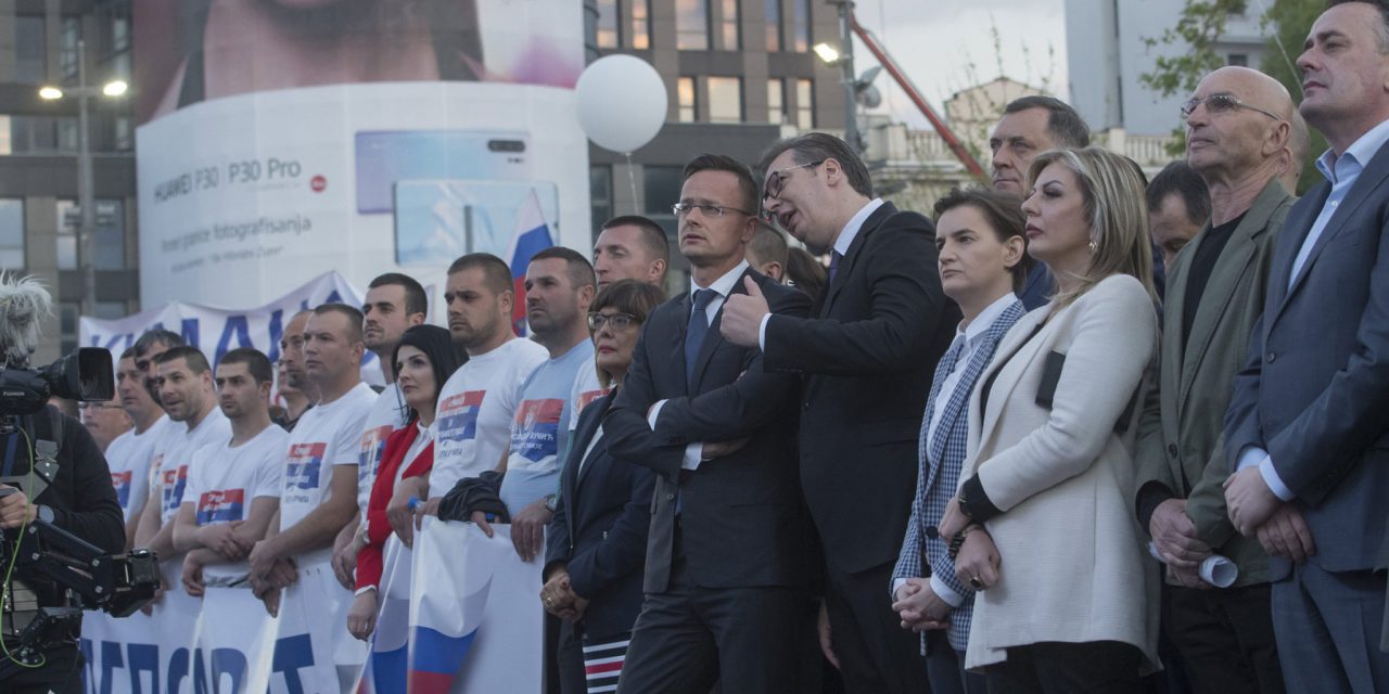 „Szijjártó éppen most rajzolt célkeresztet a vajdasági magyar kisebbség homlokára”