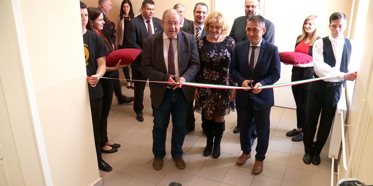 Hivatalosan is felavatták a Zentai Gimnázium új épületszárnyát