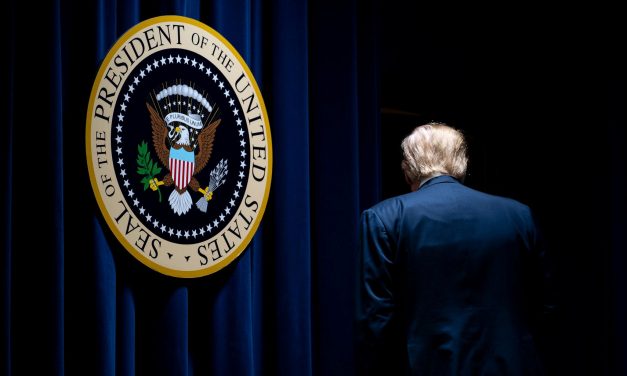 <span class="entry-title-primary">Leplezetlen leleplezés</span> <span class="entry-subtitle">A Mueller-jelentés kicsorbítási kísérlete és a valóság  </span>