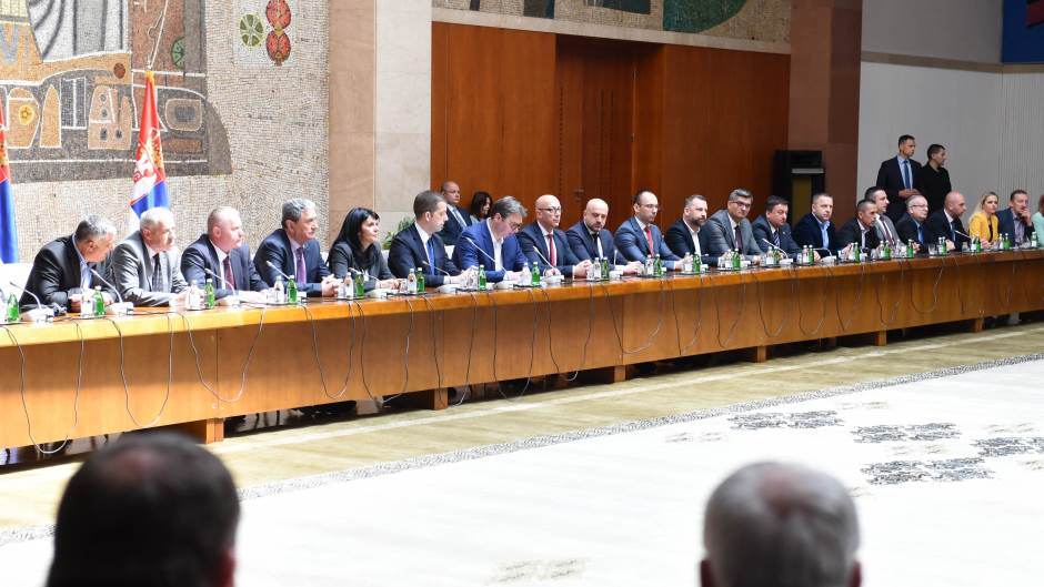 Vučić a koszovói szerbek képviselőivel tárgyalt Belgrádban