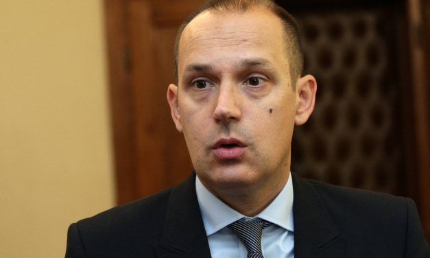 <span class="entry-title-primary">Lončar: Az egészségügyben nincs létszámstop</span> <span class="entry-subtitle">Az elmúlt négy évben tizenkétezer egészségügyi dolgozó kapott munkát, és több mint hétezer specializációt hagytak jóvá</span>