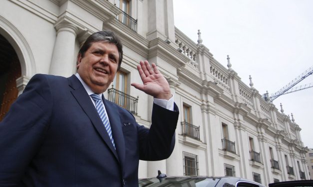 Fejbe lőtte magát a volt perui elnök, amikor el akarták vinni korrupció miatt