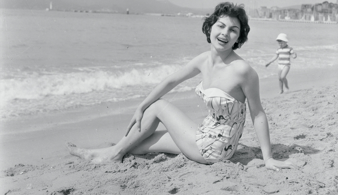 <span class="entry-title-primary">Meghalt a szerb származású Bond-lány</span> <span class="entry-subtitle">Nadja Regin 87 éves volt</span>