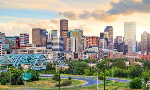 Mintegy húsz iskolát zártak le fegyveres támadás veszélye miatt az amerikai Denver városában