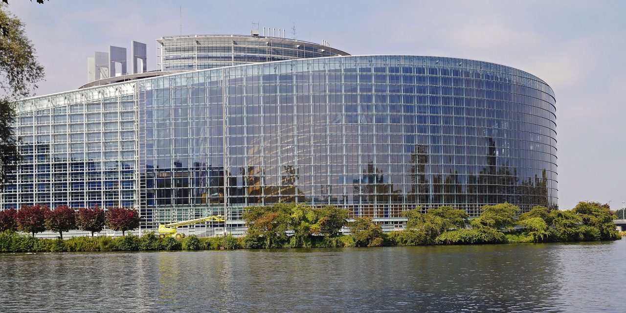 EP: Szerbiának össze kell hangolnia külpolitikáját az EU-val