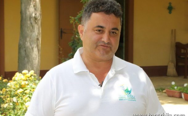 Törökbecsei tanács Vučićnak: „Ahhoz, hogy jól megtanuljon magyarul, le kell feküdnie egy magyar nővel”