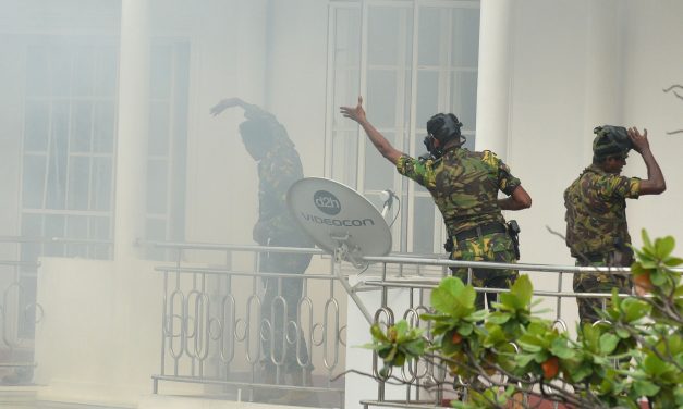 Srí Lanka: Hét embert letartóztattak, az akcióban három rendőr halt meg